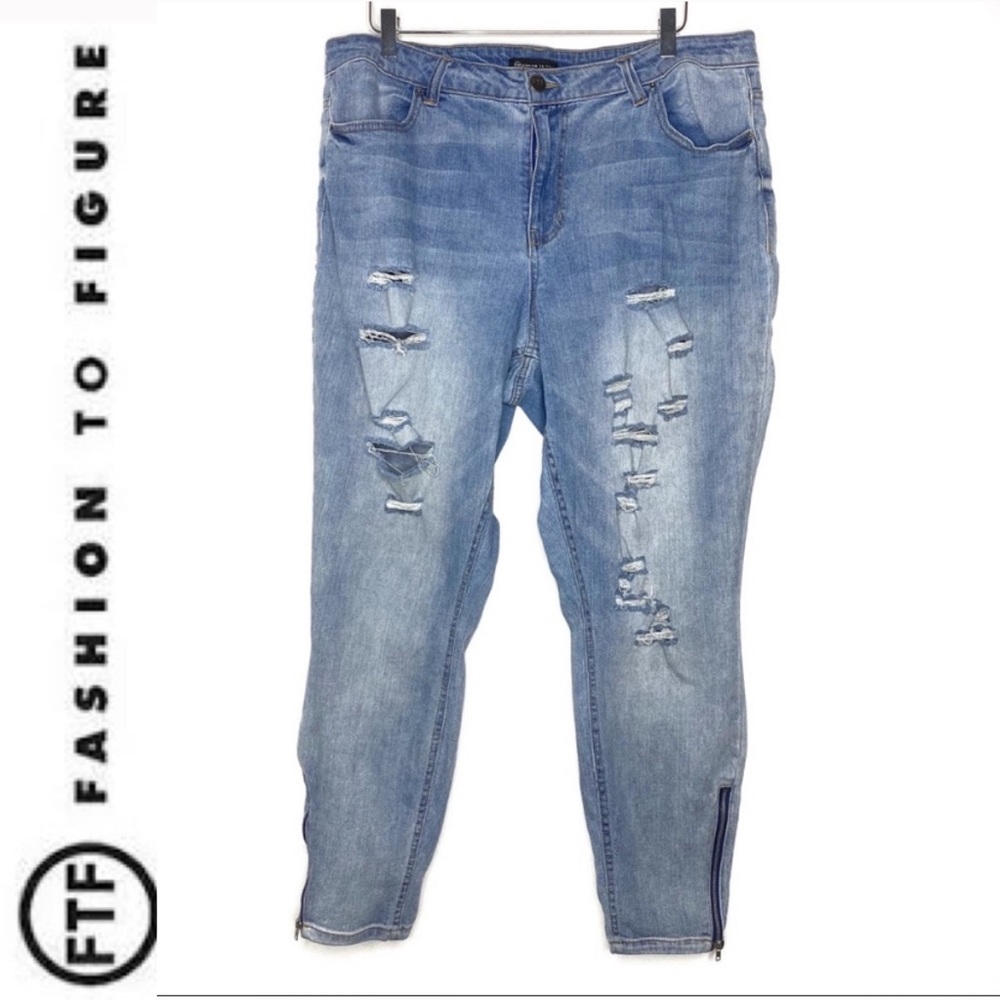 ✨Fashion to Figure Distressed Blue Jeans✨